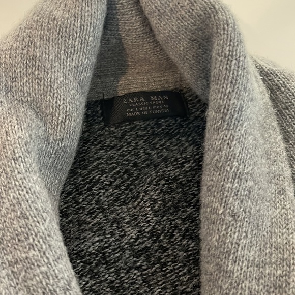 Zara men classic front open sweater very stylish, gray and black color L size. - Picture 5 of 13